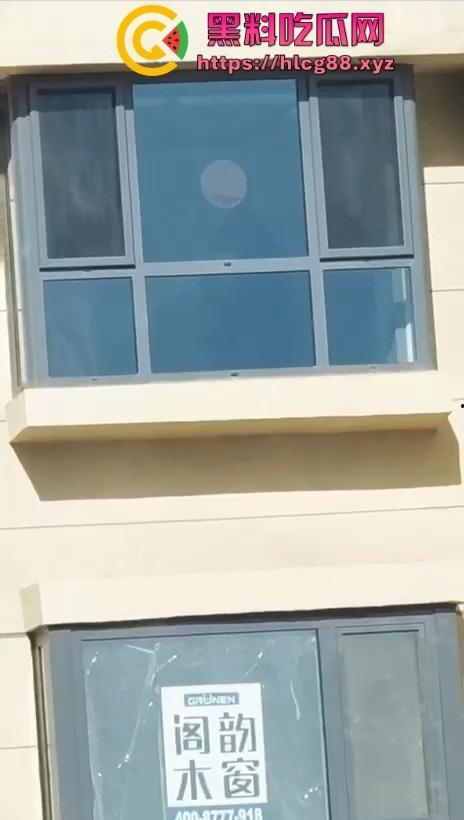 河北老铁偷拍邻居巨乳少妇全裸拖地,奶子甩得跟钟摆似的骚得邪乎,这贱货啥怪癖非要光腚擦地板? 第11张 河北老铁偷拍邻居巨乳少妇全裸拖地,奶子甩得跟钟摆似的骚得邪乎,这贱货啥怪癖非要光腚擦地板? 第11张