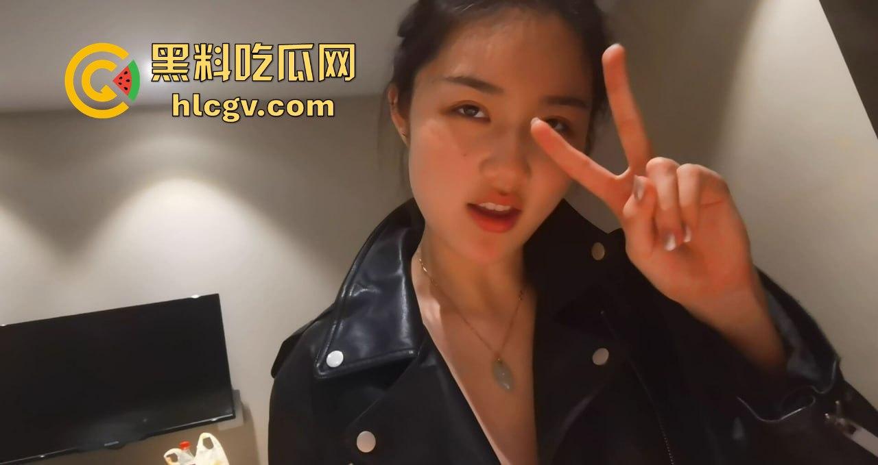 烟台大学生『王亚楠』与男友露脸性爱视频流出!男友骑身上猛进猛出把鸡巴往嘴里捣!速度快到让人看懵! 第2张 烟台大学生『王亚楠』与男友露脸性爱视频流出!男友骑身上猛进猛出把鸡巴往嘴里捣!速度快到让人看懵! 第2张