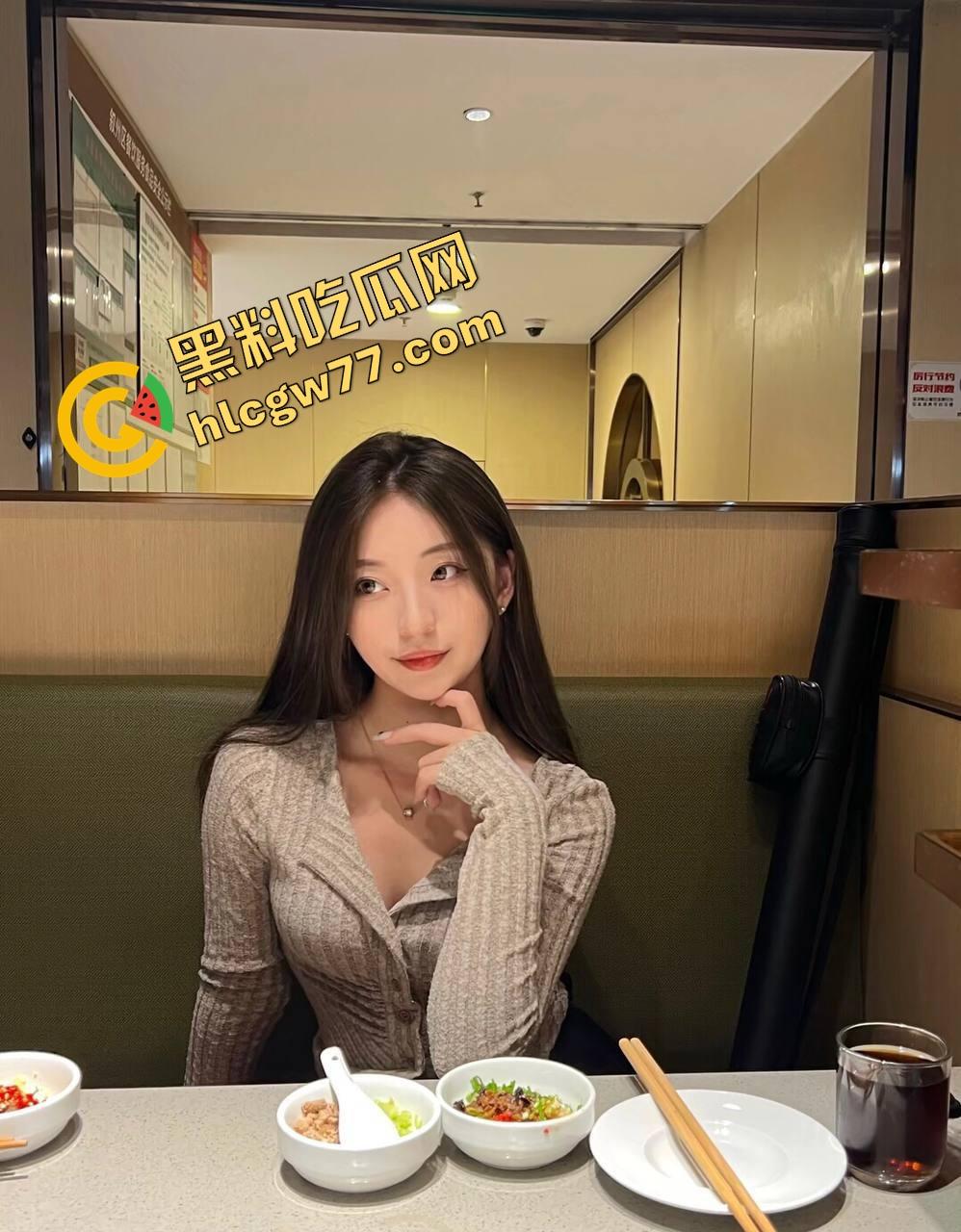 川音舞蹈系校花【王雨琪】笑死人，被包养了还要立牌坊，舔金主屁眼舔得比技师还专业！  第4张