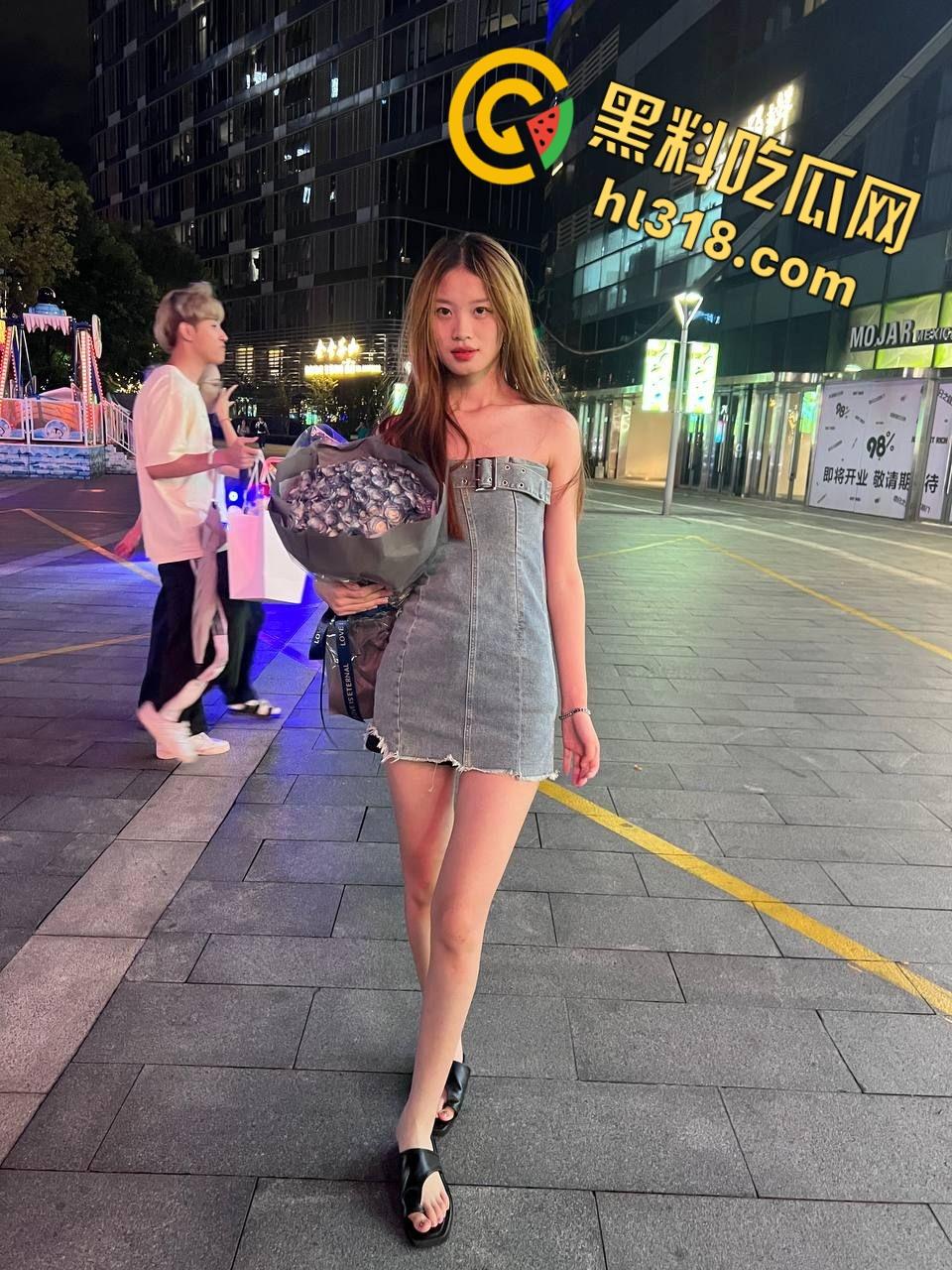 北京大学清纯学妹,浪荡女友主动含屌吞精,被拍的时候害羞的用手挡,干的娇喘连连眼神都拉丝了! 第2张 北京大学清纯学妹,浪荡女友主动含屌吞精,被拍的时候害羞的用手挡,干的娇喘连连眼神都拉丝了! 第2张