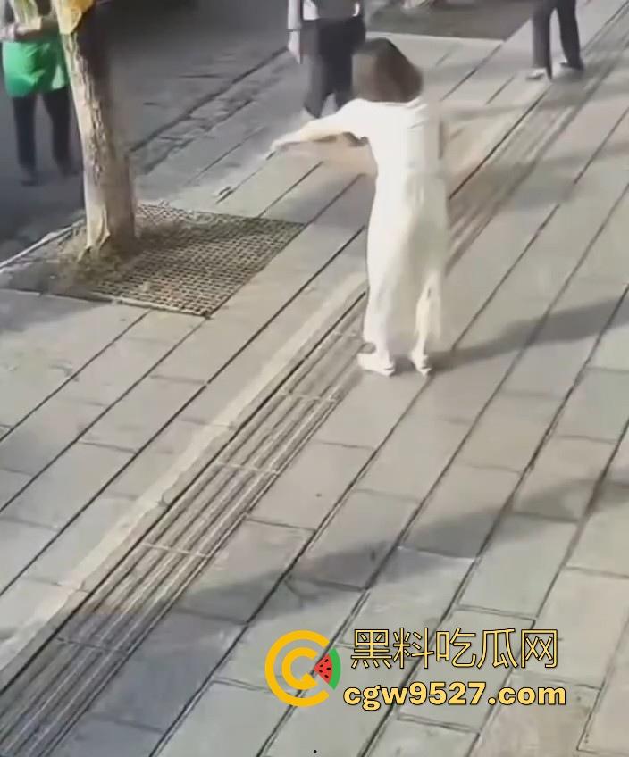 长春商店老板娘好心帮扶,反遭讹诈和辱骂,现在这社会呀真不能去乱扶别人,一讹起来你解释不清! 第1张 长春商店老板娘好心帮扶,反遭讹诈和辱骂,现在这社会呀真不能去乱扶别人,一讹起来你解释不清! 第1张