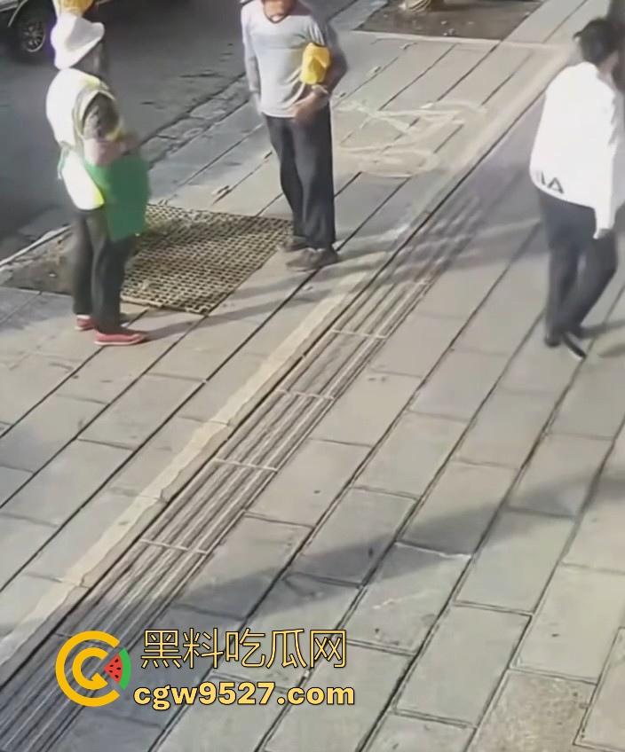 长春商店老板娘好心帮扶,反遭讹诈和辱骂,现在这社会呀真不能去乱扶别人,一讹起来你解释不清! 第4张 长春商店老板娘好心帮扶,反遭讹诈和辱骂,现在这社会呀真不能去乱扶别人,一讹起来你解释不清! 第4张