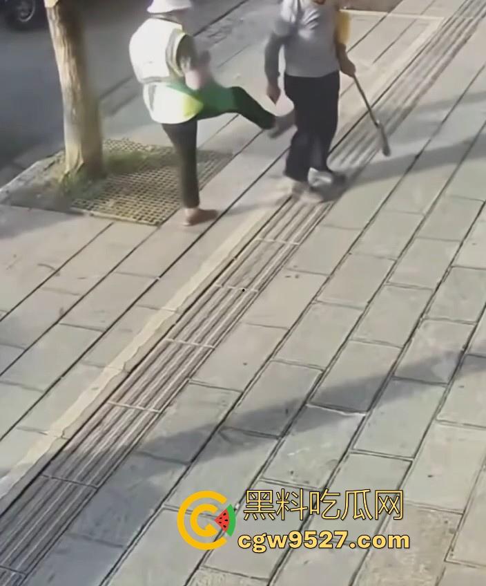 长春商店老板娘好心帮扶,反遭讹诈和辱骂,现在这社会呀真不能去乱扶别人,一讹起来你解释不清! 第6张 长春商店老板娘好心帮扶,反遭讹诈和辱骂,现在这社会呀真不能去乱扶别人,一讹起来你解释不清! 第6张