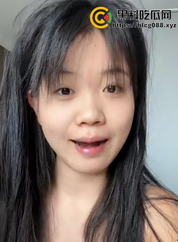 抖音200万粉网红【郭咩咩】直播割腕血喷三丈，菜刀剁手腕吓傻舔狗，甜妹秒变疯批杀人魔！  第10张