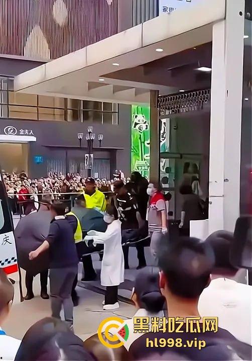 一瓶水引发的血案！重庆男子街头持刀砍人，众人围观腿软，警方还原真相让人唏嘘！  第17张