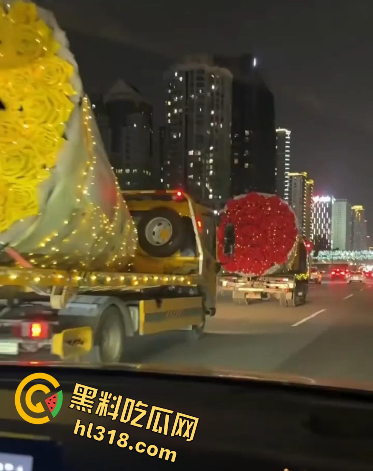 深圳南山区苑南路，老牛吃嫩草求婚现场，送俩束超大鲜花，多大的屋子才能搁下这两个大玩意儿 !  第1张