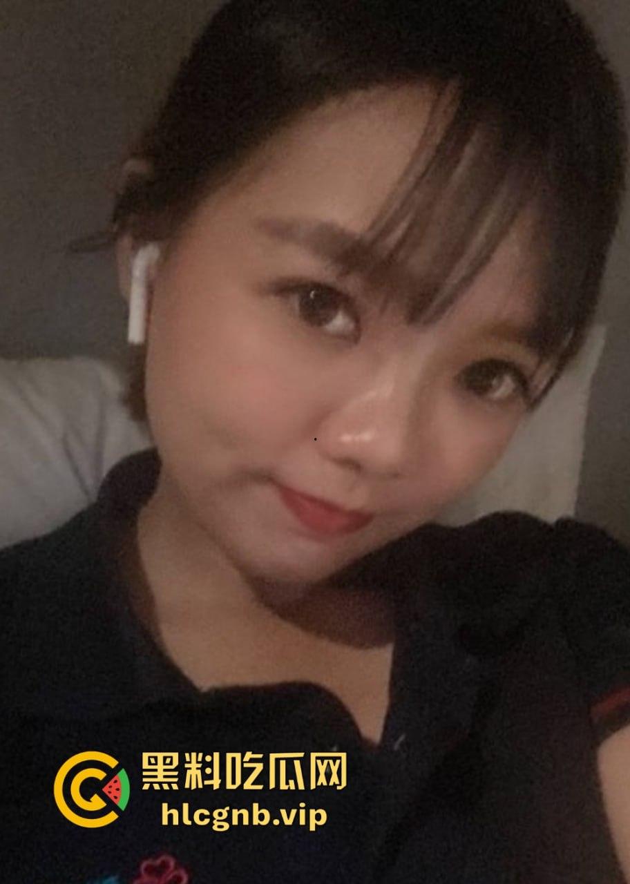 台湾新北少妇『牛如月』洗衣店微胖老板娘自拍卖骚!黑丝OL制服下的极致诱惑! 第5张 台湾新北少妇『牛如月』洗衣店微胖老板娘自拍卖骚!黑丝OL制服下的极致诱惑! 第5张