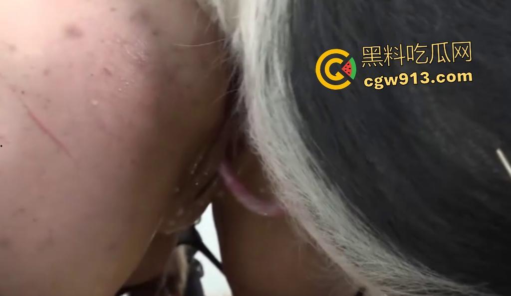 外国美女金发尤物【莉莉丝】找不到男友,在猪圈与公猪疯狂交合,猪鞭虽细却能狂喷精液! 第6张 外国美女金发尤物【莉莉丝】找不到男友,在猪圈与公猪疯狂交合,猪鞭虽细却能狂喷精液! 第6张