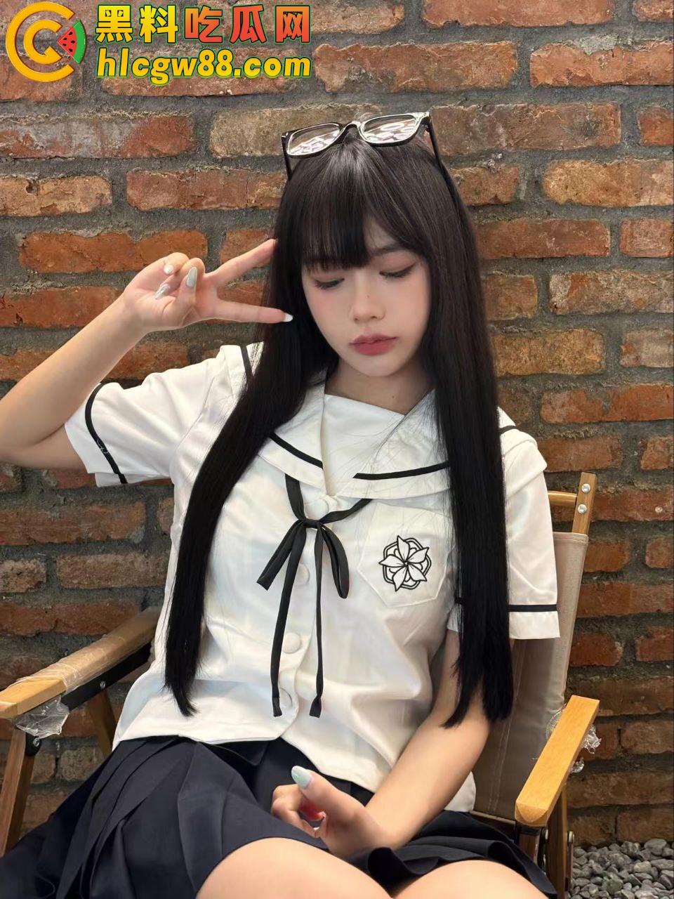 西安培华技术学院『韩粱妮』电竞房开干,闺蜜OB拍摄,双人鸡战激情四射,三人战就差她一起上了! 第4张 西安培华技术学院『韩粱妮』电竞房开干,闺蜜OB拍摄,双人鸡战激情四射,三人战就差她一起上了! 第4张