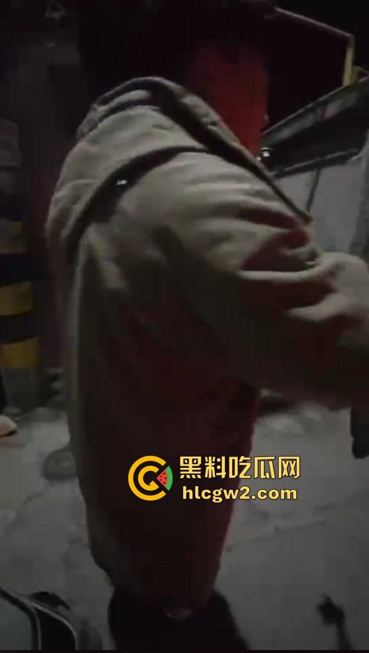 钓鱼佬想换小姐姐十分钟激情 拿条黄辣丁换草逼 小姐姐一脸嫌弃 把人当翘嘴钓呢? 第6张 钓鱼佬想换小姐姐十分钟激情 拿条黄辣丁换草逼 小姐姐一脸嫌弃 把人当翘嘴钓呢? 第6张