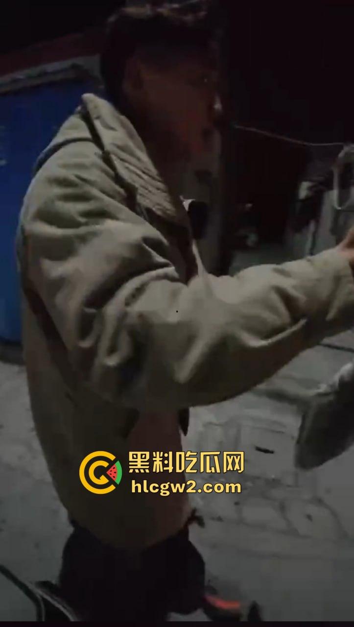 钓鱼佬想换小姐姐十分钟激情 拿条黄辣丁换草逼 小姐姐一脸嫌弃 把人当翘嘴钓呢? 第8张 钓鱼佬想换小姐姐十分钟激情 拿条黄辣丁换草逼 小姐姐一脸嫌弃 把人当翘嘴钓呢? 第8张