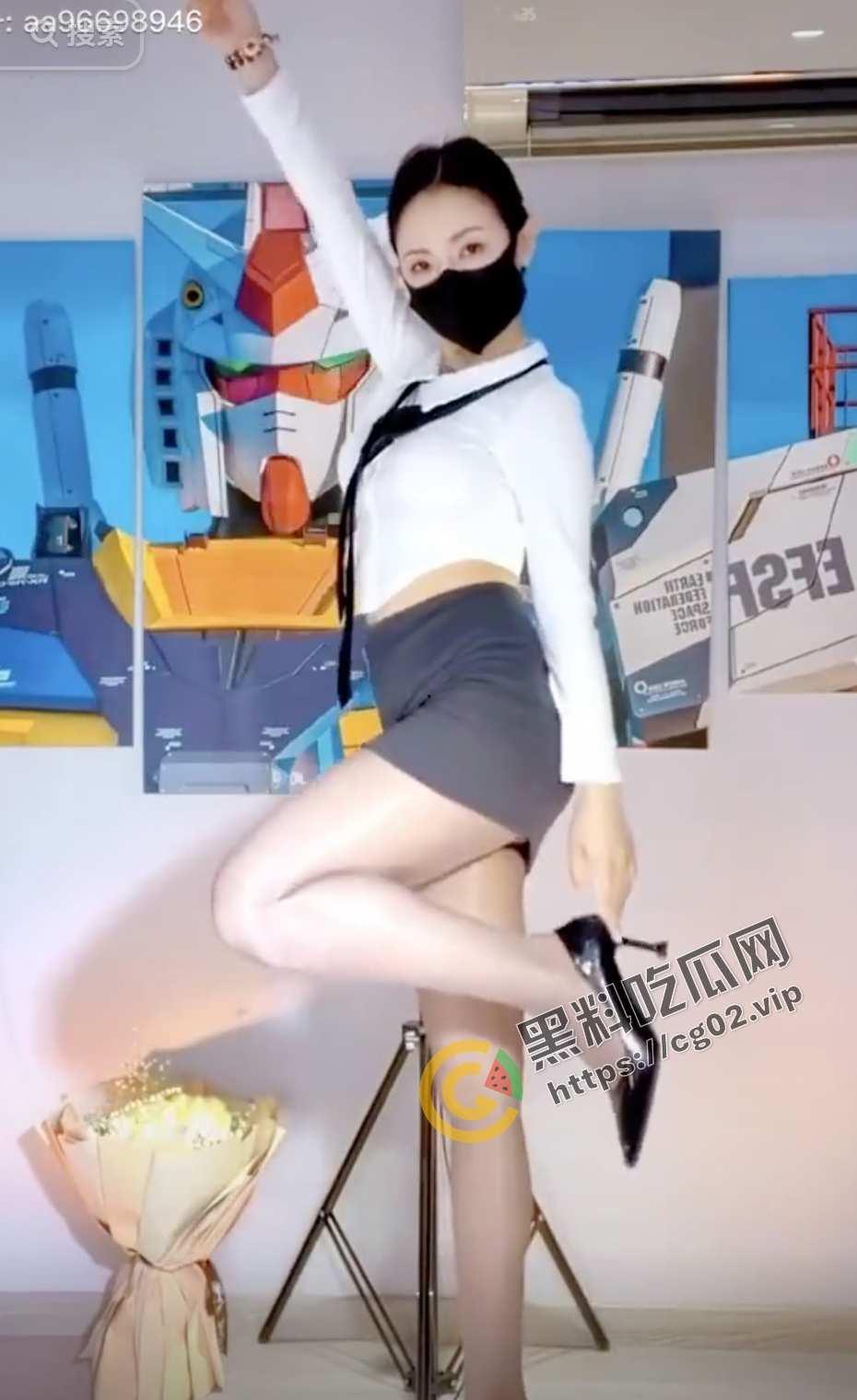 抖音 双视角鼻祖 一只霸王兽 最新作品 舔狗和榜一大哥的不同视角 双视角果真还得看霸王兽  第6张