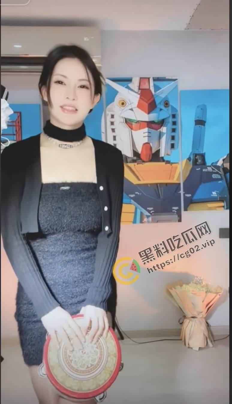 抖音 双视角鼻祖 一只霸王兽 最新作品 舔狗和榜一大哥的不同视角 双视角果真还得看霸王兽  第7张