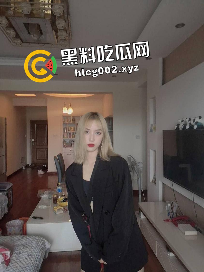 南京艺术学院女大学生宿舍露出!舞蹈生的修长美腿 未经开发的美鲍鱼 秀色可餐啊 第5张 南京艺术学院女大学生宿舍露出!舞蹈生的修长美腿 未经开发的美鲍鱼 秀色可餐啊 第5张