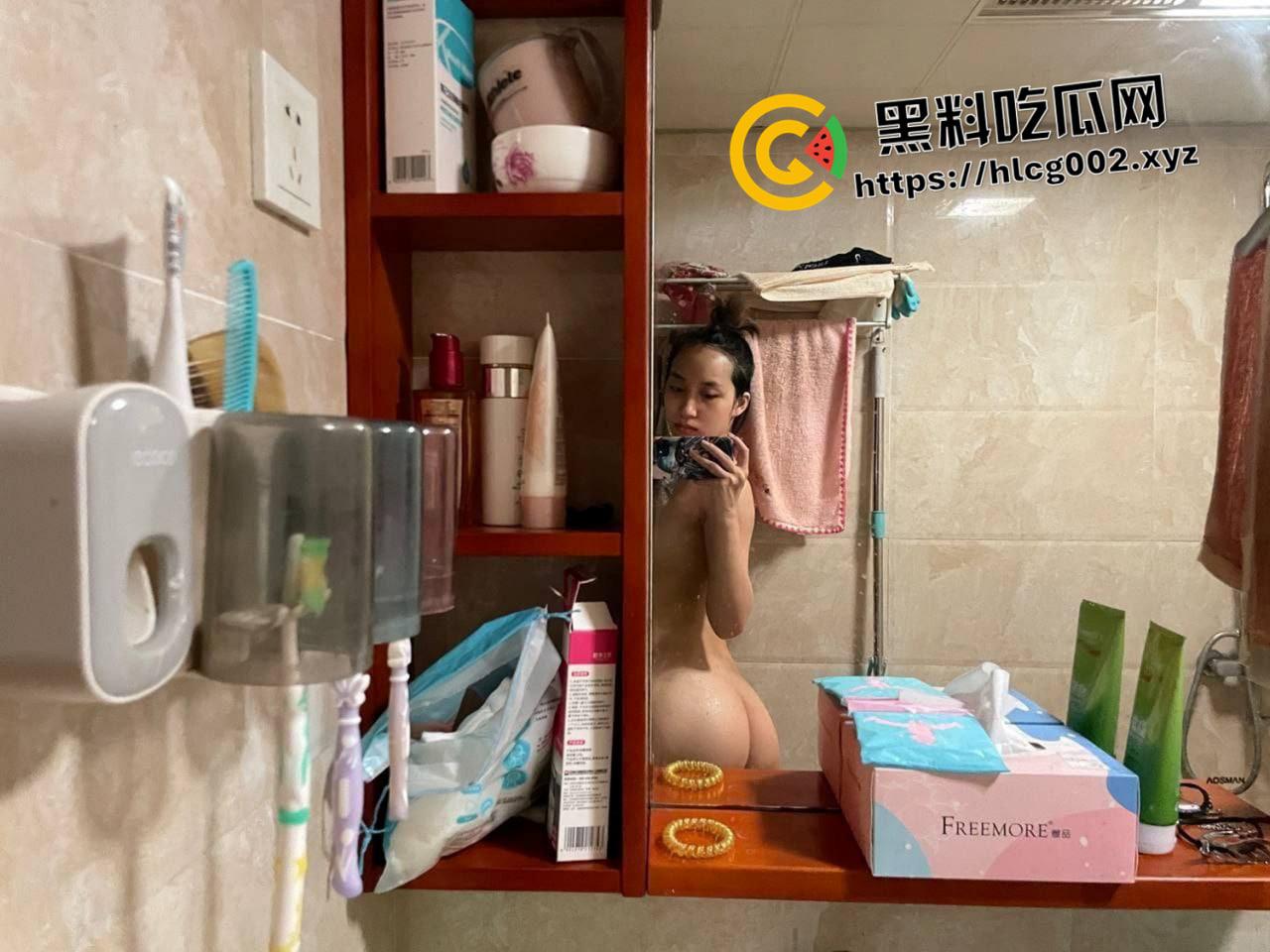 南京艺术学院女大学生宿舍露出!舞蹈生的修长美腿 未经开发的美鲍鱼 秀色可餐啊 第20张 南京艺术学院女大学生宿舍露出!舞蹈生的修长美腿 未经开发的美鲍鱼 秀色可餐啊 第20张