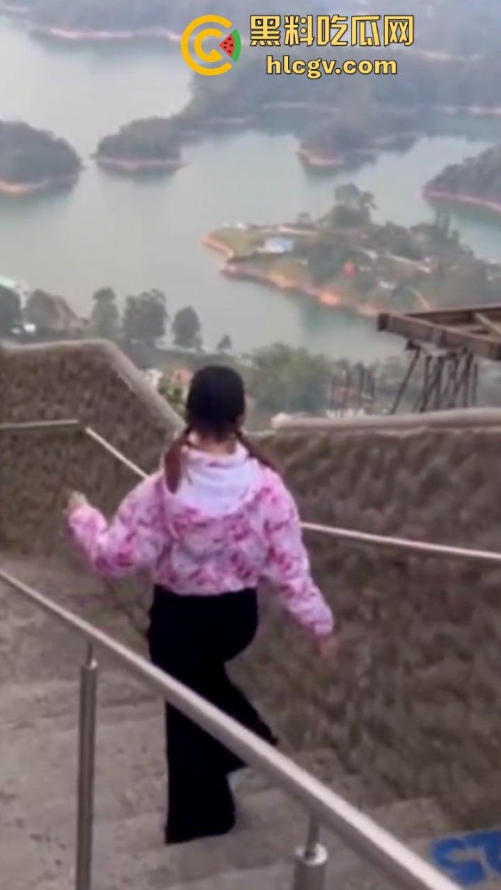 国外情色网红【KattyBlake】南美洲旅游吃鸡露出 打卡瓜塔佩巨岩 公然活春宫事件 第14张 国外情色网红【KattyBlake】南美洲旅游吃鸡露出 打卡瓜塔佩巨岩 公然活春宫事件 第14张