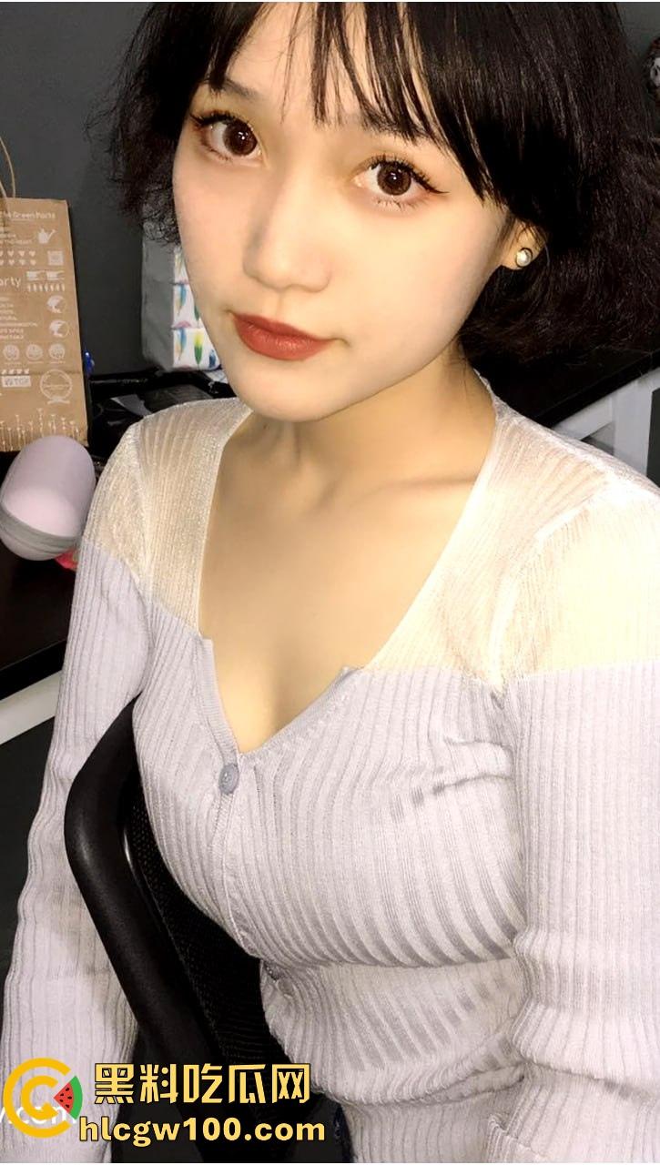 广东御姐【曹依依】和男友做爱视频被曝光，腰臀骚劲爆表，极致姿势挑逗口交让人看得想上！  第1张