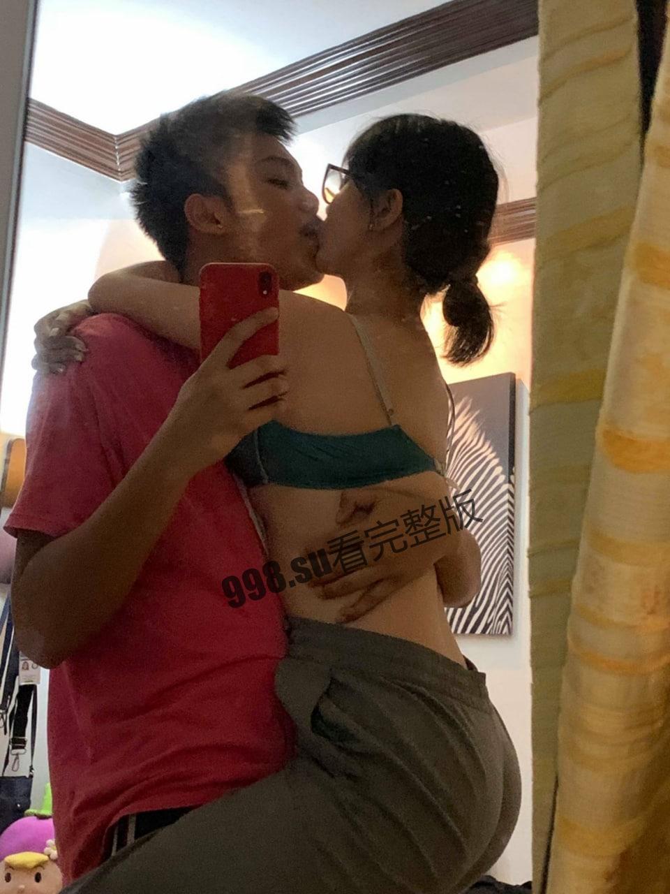 株洲某大学 小情侣校外租房 性爱日常被男友流出 女主生活照超清纯  第2张