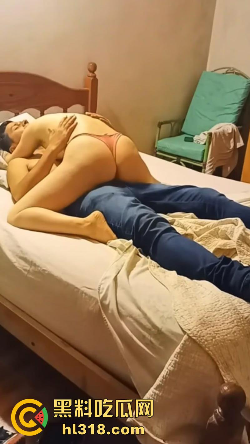 变态房东监控偷拍,国外小情趣性爱时刻,女主性感十足,激情后入饱满肥臀,淫叫不断超刺激 第4张 变态房东监控偷拍,国外小情趣性爱时刻,女主性感十足,激情后入饱满肥臀,淫叫不断超刺激 第4张