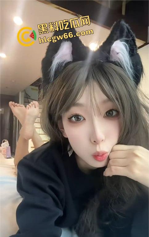 抖音16万粉网红【小水不哭】完整做爱资源流出，高颜值女大生化身丝足淫魔，粉嫩蜜穴伺候榜一大哥！  第5张