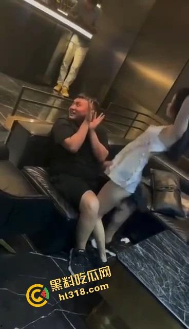 单身狗夜店必修课,喝醉勾搭人妻偷吃人妻鲍鱼,淫男乱女嗨翻全场,极致放荡夜生活曝光! 第6张 单身狗夜店必修课,喝醉勾搭人妻偷吃人妻鲍鱼,淫男乱女嗨翻全场,极致放荡夜生活曝光! 第6张