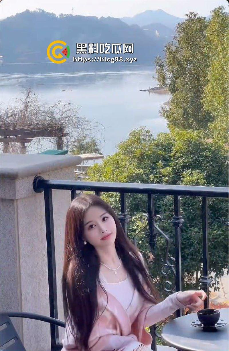 高颜值性感御姐【林晓怡】出轨被老公曝光视频，酒店情趣黑丝跳蛋调教 大屌直插花蕊，操的骚鸡淫叫连连！  第5张