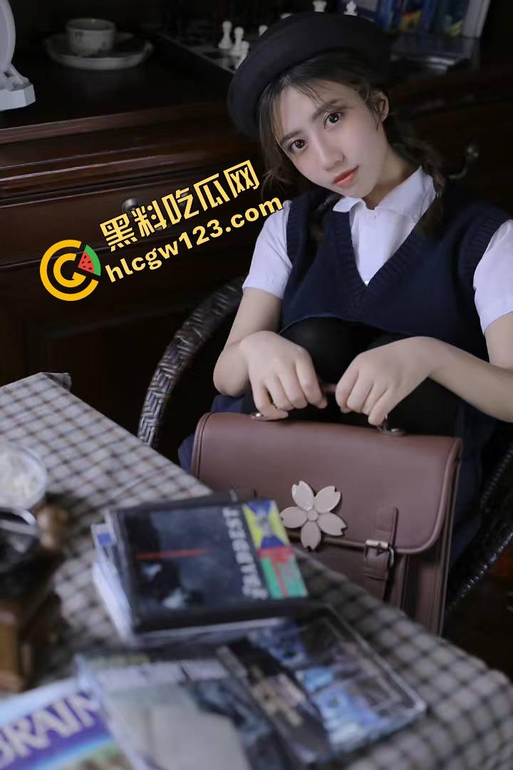 深圳外企行政经理【李妍】穿情趣内衣边口交边自慰，逼屁眼全塞满，两个洞都装不下欲望了！  第4张