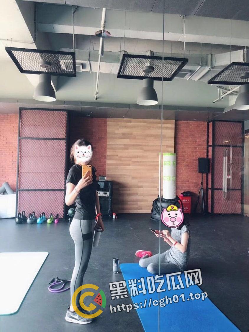 江西极品少妇！风韵十足瑜伽教练被富二代学院后入 御姐味十足 玉足长腿杀人利器  第1张