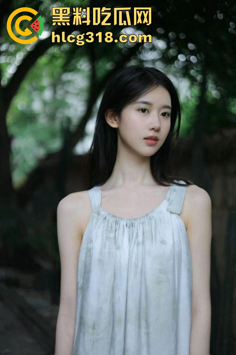 清纯女神竟是反差骚逼!长江师范校花【杨欣欣】,邀请群友观看特斯拉车震直播,无套内射给操哭了 ! 第4张 清纯女神竟是反差骚逼!长江师范校花【杨欣欣】,邀请群友观看特斯拉车震直播,无套内射给操哭了 ! 第4张