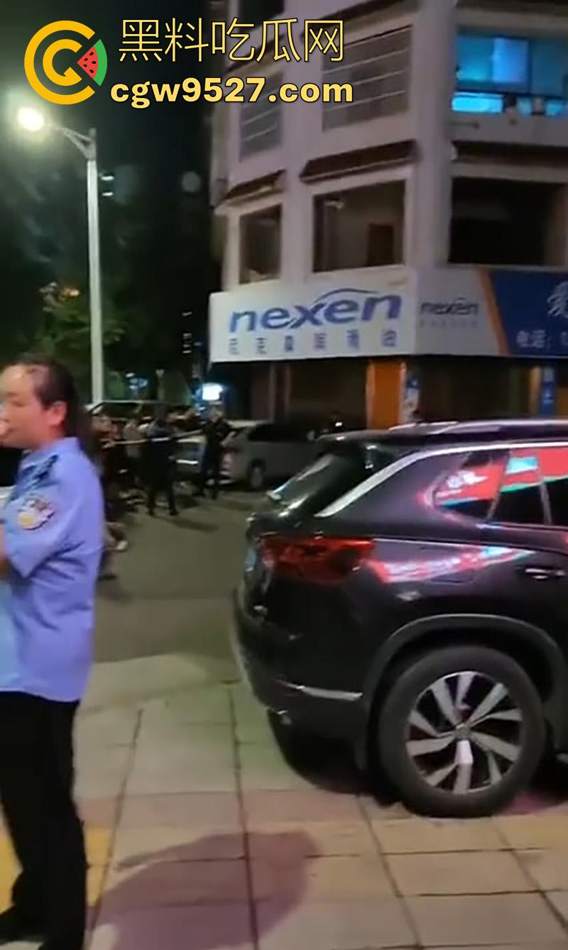 1200元引发杀身之祸，湖南新化梦梅街，一名宝马车主因不还钱，最终被人当街杀死，当老赖下场真惨啊！  第4张