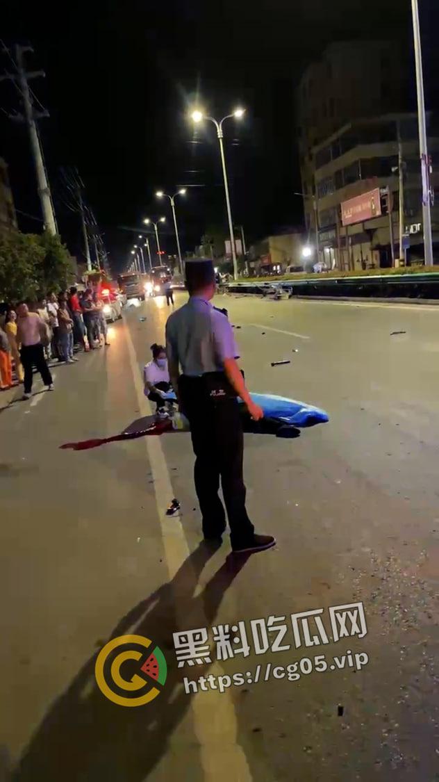 安徽阜阳【李毅】超速撞死人后微信群发表自己是被讹钱 自己驾驶证都没吊销 难道钱真的可以买一切？现场血腥画面曝光  第1张