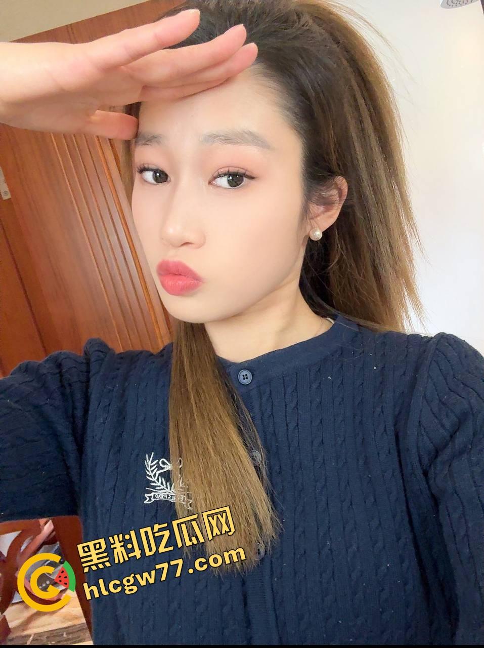 成都环球中心情侣不拉窗帘打野战，光着身子对着窗外狂操，现场直播皮影戏，爽到飞起！  第2张