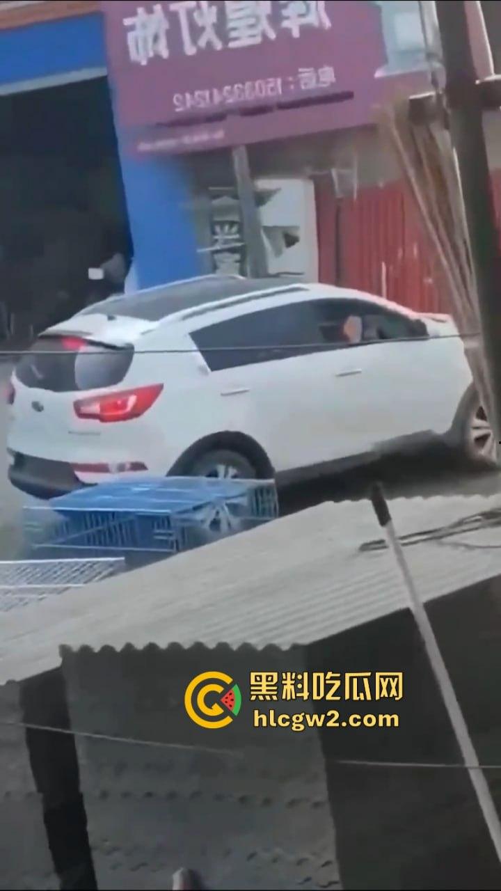 河北保定一女子因老公背叛情绪失控 开车将小三反复碾压致死 人都扁了 第5张 河北保定一女子因老公背叛情绪失控 开车将小三反复碾压致死 人都扁了 第5张