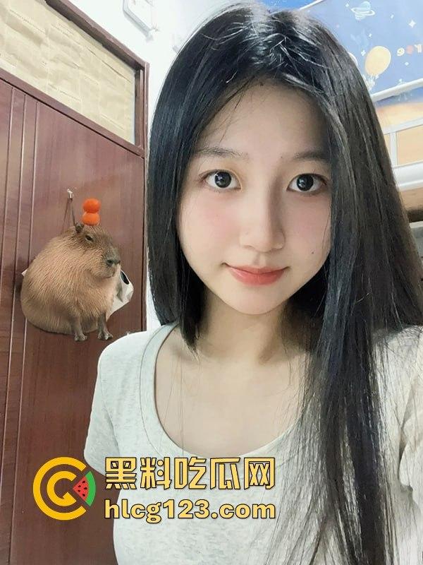 清纯不复存在！华南师大眼镜妹白琦珊云盘性爱片外泄，男友用情趣道具把她的小穴玩成流水工厂！  第1张