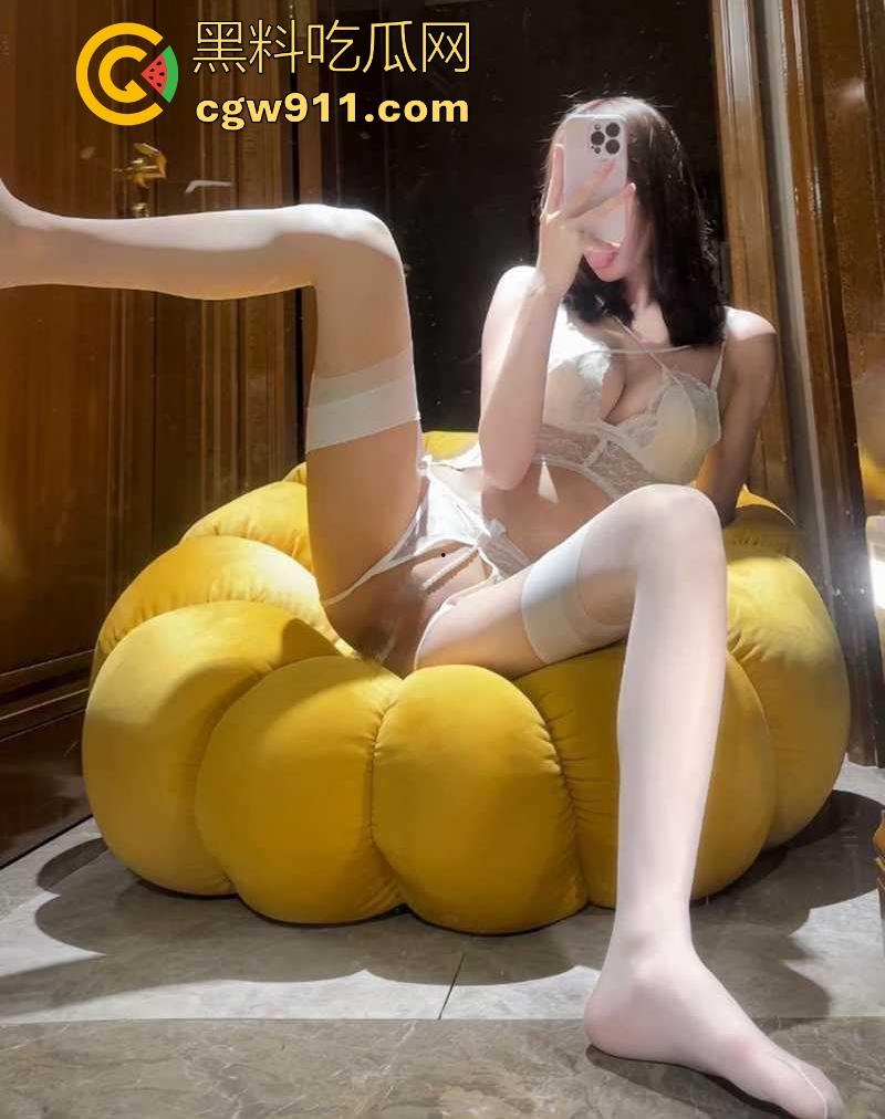 抖音网红【瞬间心动】大尺度淫照和不雅视频流出，巨乳尤物拍淫照撩粉，线下约炮露脸口交，令人心动！  第8张