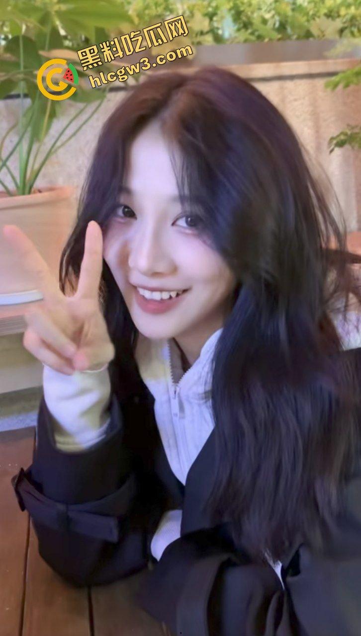 江苏反差婊社会骚鸡【谢丽】wx日常约炮弟弟 骗金又骗精 吐舌头爆干骚逼!原创独家流出! 第5张 江苏反差婊社会骚鸡【谢丽】wx日常约炮弟弟 骗金又骗精 吐舌头爆干骚逼!原创独家流出! 第5张