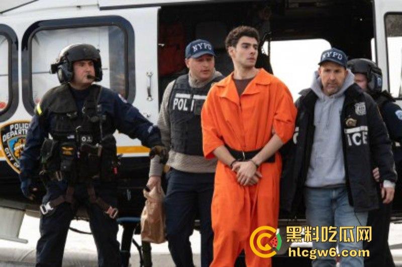 刺杀医保巨头勇敢哥【路易吉】被引渡纽约 机场路透成美图大赏 囚服都穿出了高定感  第29张