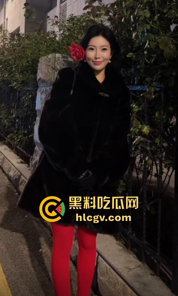 蓝天白云的宝马挡不住出轨的骚操作!网红『阿冉』背着老公偷情小白脸,丈夫拉横幅曝光床照反击! 第23张 蓝天白云的宝马挡不住出轨的骚操作!网红『阿冉』背着老公偷情小白脸,丈夫拉横幅曝光床照反击! 第23张