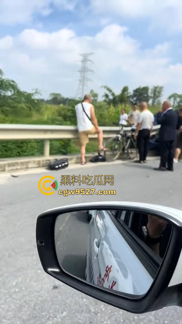 成都极氪撞护拦事故，严重的交通事故安全气囊居然没有弹出来，完全失去自救的机会，买极氪的朋友要注意啦！  第6张