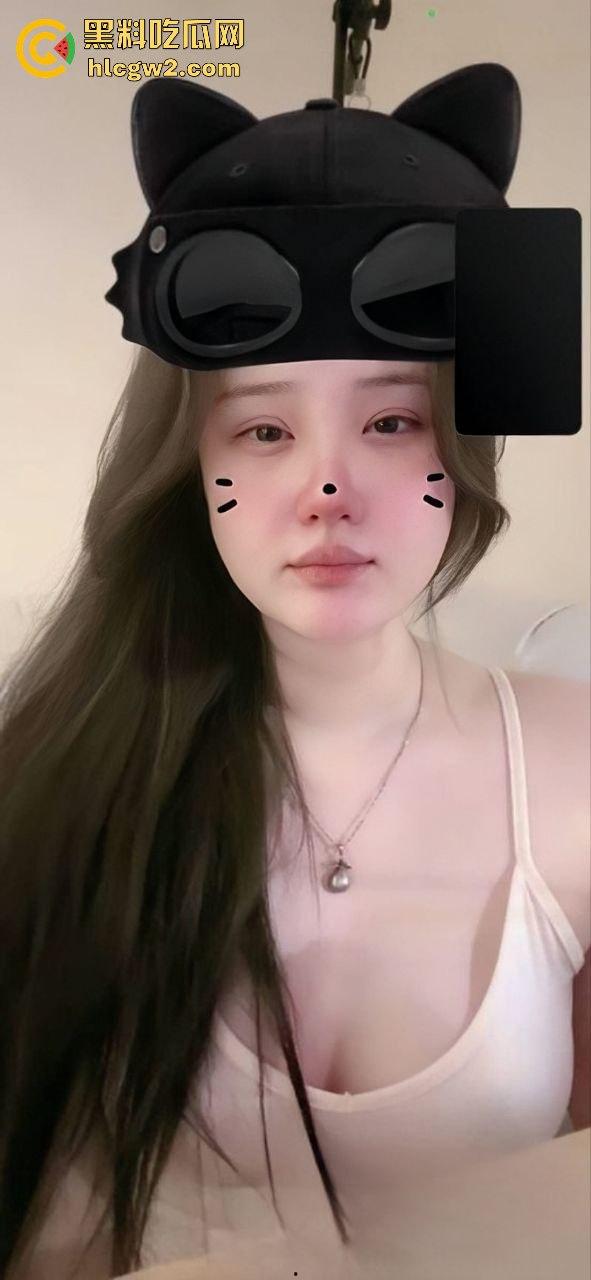 抖音顶级巨乳颜值少女【小妍】大尺度自慰视频外流 甜美外表下骚到炸裂，私密定制全网疯传！  第5张