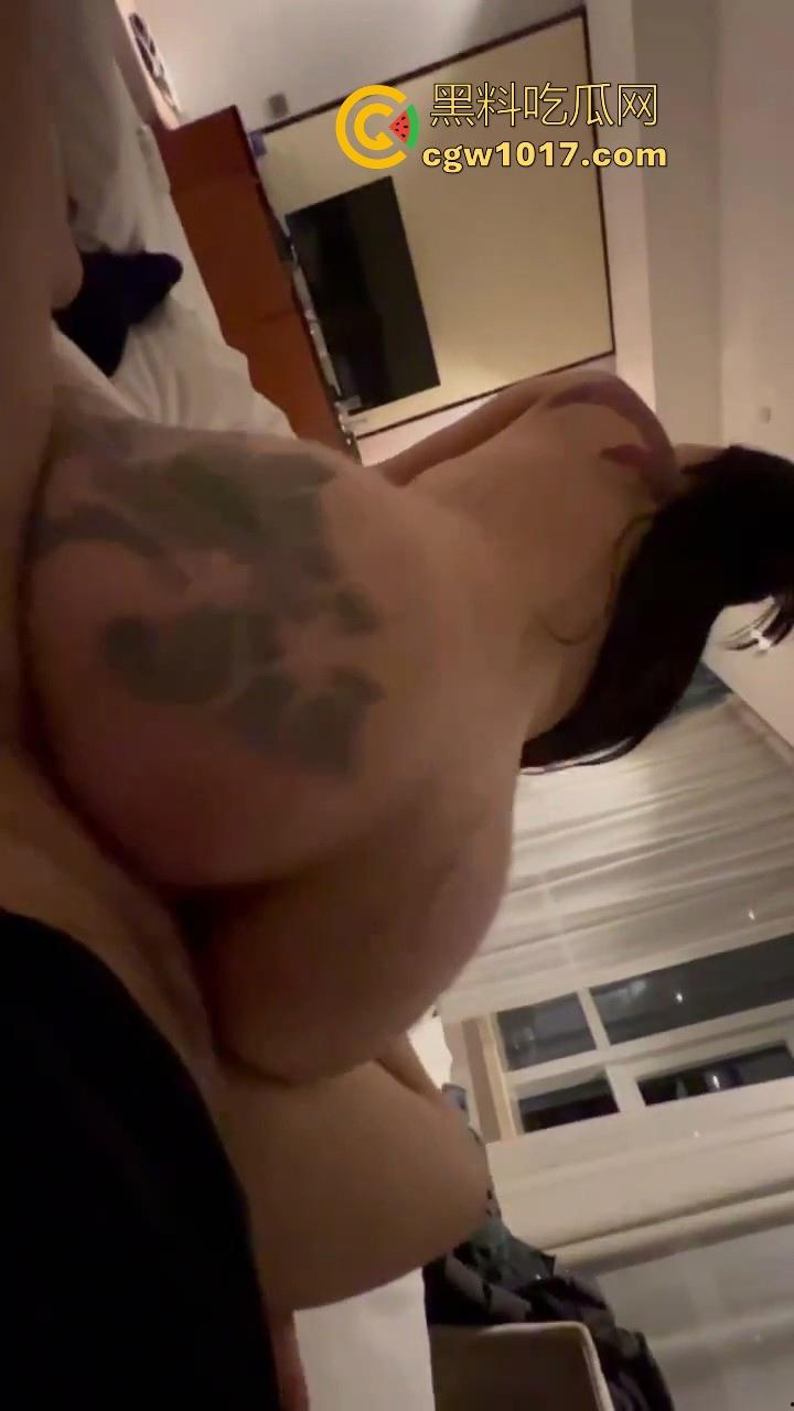 又是羡慕精神小伙的一天!酒店大战满背符骚逼,超爽两男一女3P,这花屁股纹身看着很带感,操起来也很爽呀! 第6张 又是羡慕精神小伙的一天!酒店大战满背符骚逼,超爽两男一女3P,这花屁股纹身看着很带感,操起来也很爽呀! 第6张