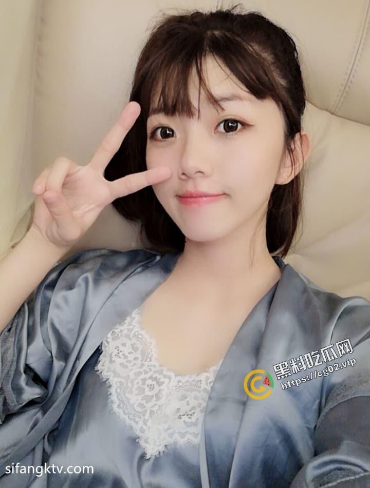 极品反差婊【李欣】被男友调教，做爱中语音套路追求者，模拟做爱过程，咦人还怪好的，让舔狗也有参与感  第2张