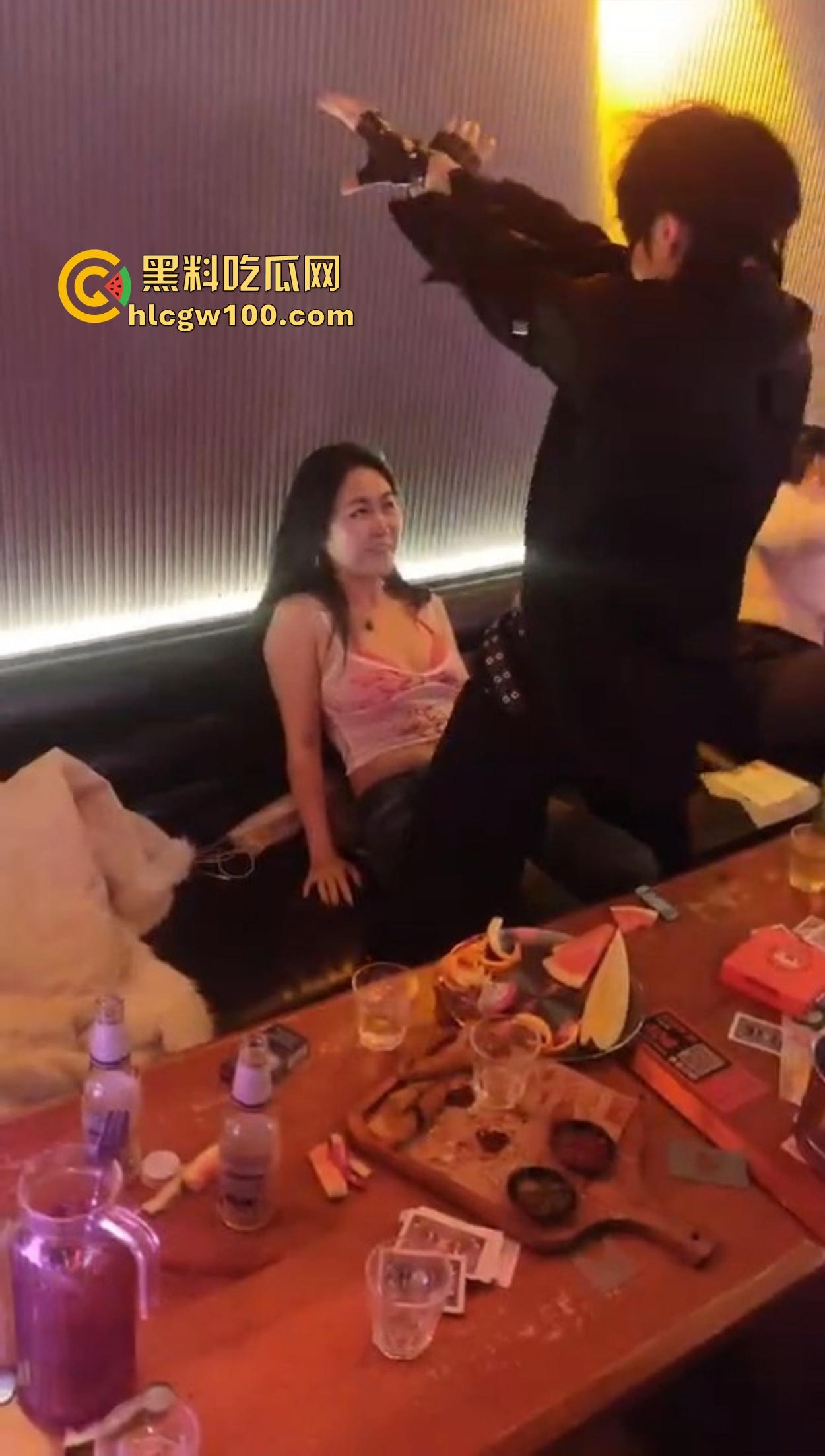 不羡鸳鸯不羡仙,只羡富婆每一天,王婆天选男模开局撒钱招呼肌肉,淫乱派对全程狂嗨,富婆的快乐你想不到! 第8张 不羡鸳鸯不羡仙,只羡富婆每一天,王婆天选男模开局撒钱招呼肌肉,淫乱派对全程狂嗨,富婆的快乐你想不到! 第8张