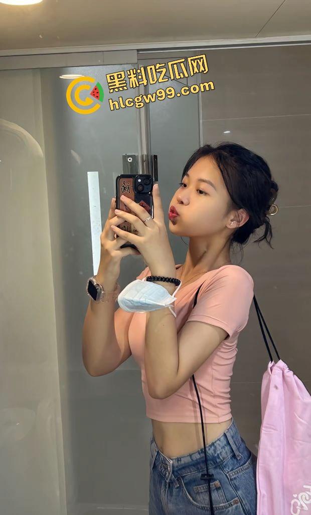 抖音清纯嫩妹反差学生妹『Jessic』私底下酒店约炮会员大哥,粉色上衣塞满后怼嫩逼!独家曝光流出! 第2张 抖音清纯嫩妹反差学生妹『Jessic』私底下酒店约炮会员大哥,粉色上衣塞满后怼嫩逼!独家曝光流出! 第2张