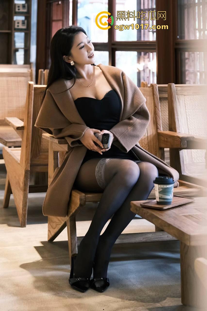 佛山创业产业园某静吧卡座惊现情侣缠绵!音乐轰鸣霓虹闪烁,美腿御姐诱惑拔屌手撸,干柴变成烈火上演活春宫! 第1张 佛山创业产业园某静吧卡座惊现情侣缠绵!音乐轰鸣霓虹闪烁,美腿御姐诱惑拔屌手撸,干柴变成烈火上演活春宫! 第1张