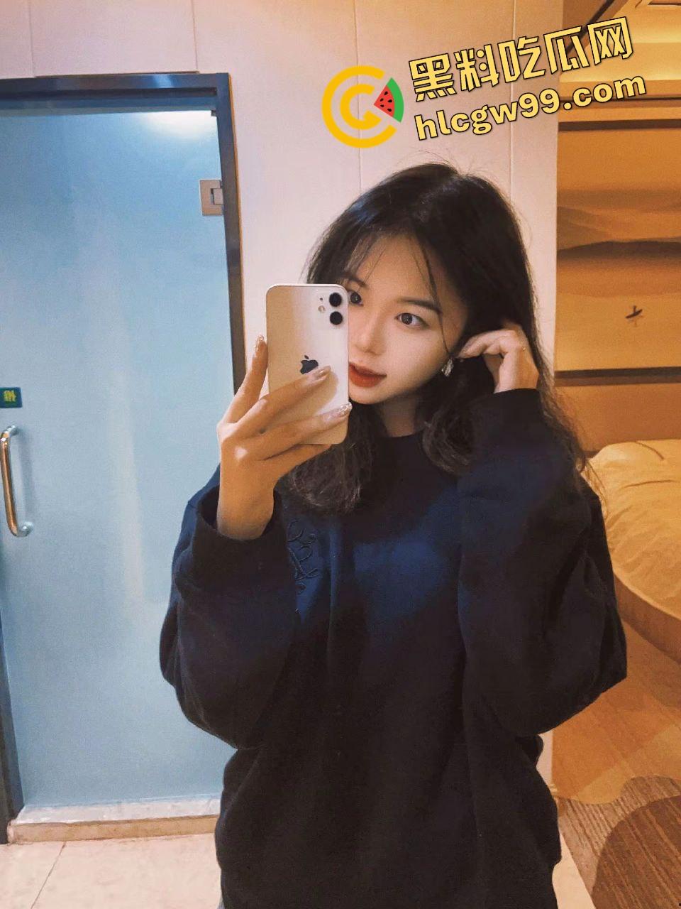 抖音清纯嫩妹反差学生妹『Jessic』私底下酒店约炮会员大哥,粉色上衣塞满后怼嫩逼!独家曝光流出! 第4张 抖音清纯嫩妹反差学生妹『Jessic』私底下酒店约炮会员大哥,粉色上衣塞满后怼嫩逼!独家曝光流出! 第4张