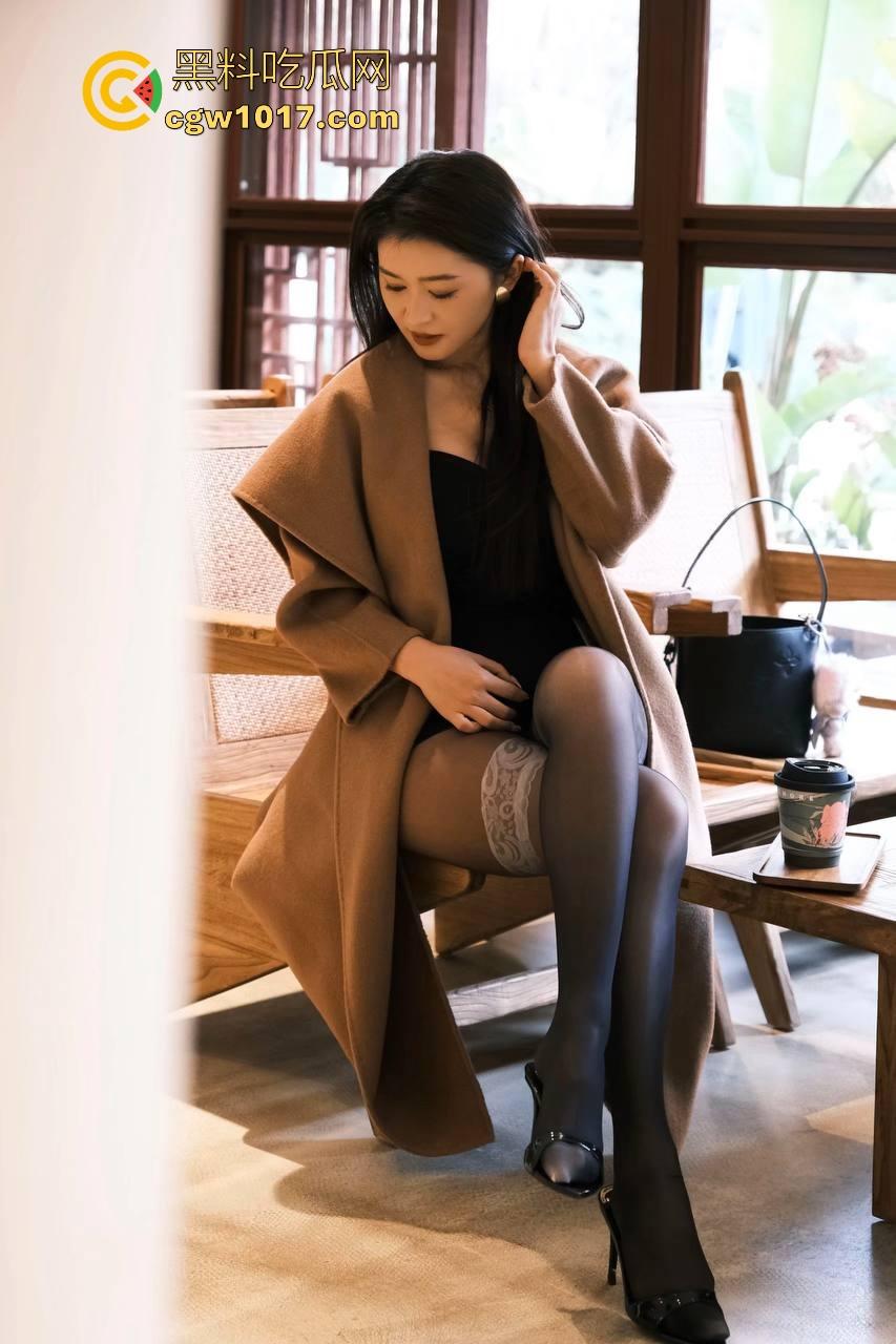 佛山创业产业园某静吧卡座惊现情侣缠绵!音乐轰鸣霓虹闪烁,美腿御姐诱惑拔屌手撸,干柴变成烈火上演活春宫! 第2张 佛山创业产业园某静吧卡座惊现情侣缠绵!音乐轰鸣霓虹闪烁,美腿御姐诱惑拔屌手撸,干柴变成烈火上演活春宫! 第2张