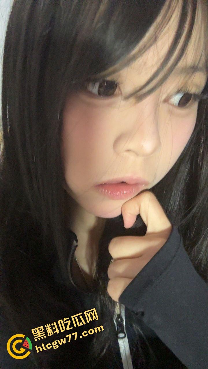 外表卡哇伊，内里母狗命，合肥女高『娜美』撅屁股掰嫩穴，被小哥操成奶子缩水狗，反差贼他妈顶！  第1张