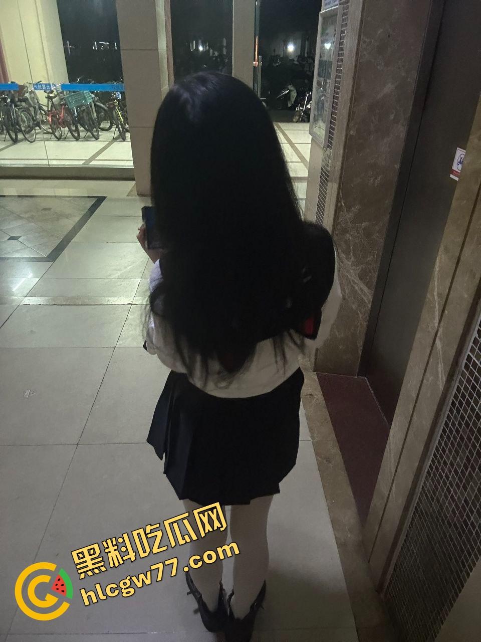 外表卡哇伊，内里母狗命，合肥女高『娜美』撅屁股掰嫩穴，被小哥操成奶子缩水狗，反差贼他妈顶！  第2张