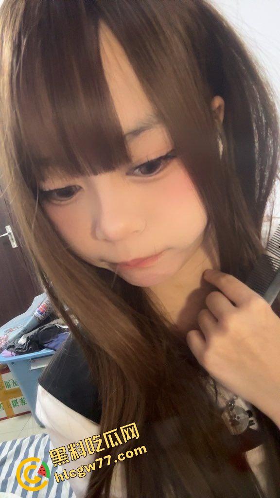 外表卡哇伊，内里母狗命，合肥女高『娜美』撅屁股掰嫩穴，被小哥操成奶子缩水狗，反差贼他妈顶！  第8张